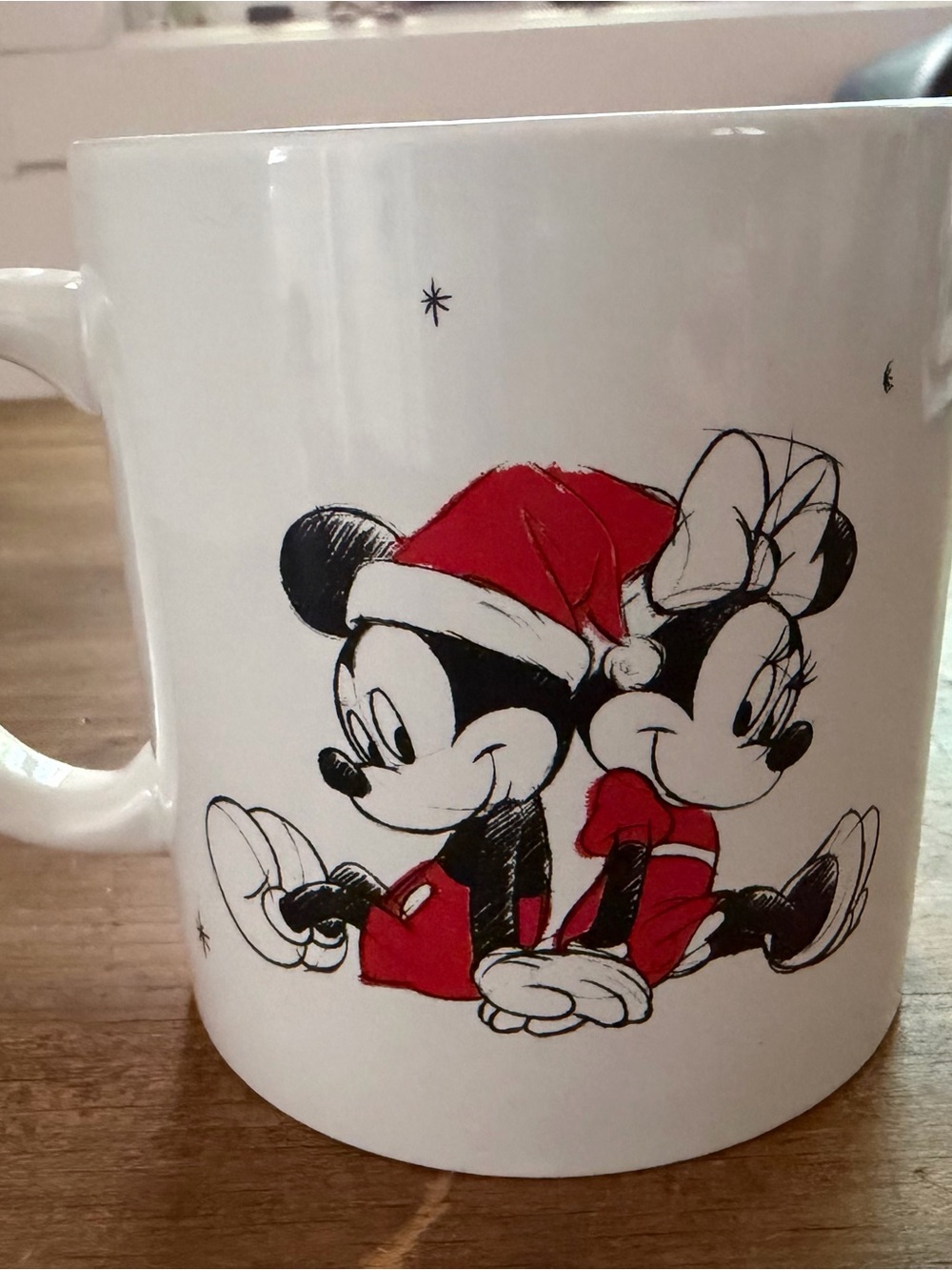 Mickey Mouse and Minnie Mouse holiday mug - Picture 2 of 4